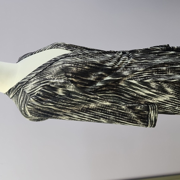 BCBG wrap dress - Picture 6 of 12